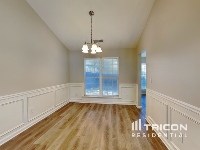 Building Photo - 190 Red Hawk Dr