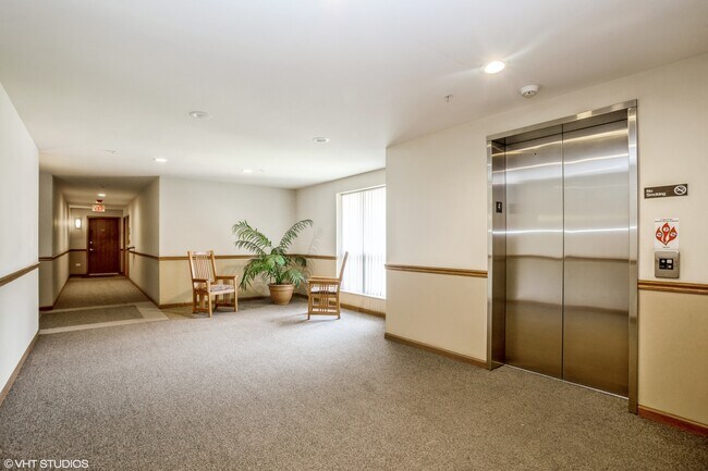 Foto del edificio - 57 E Hattendorf Ave