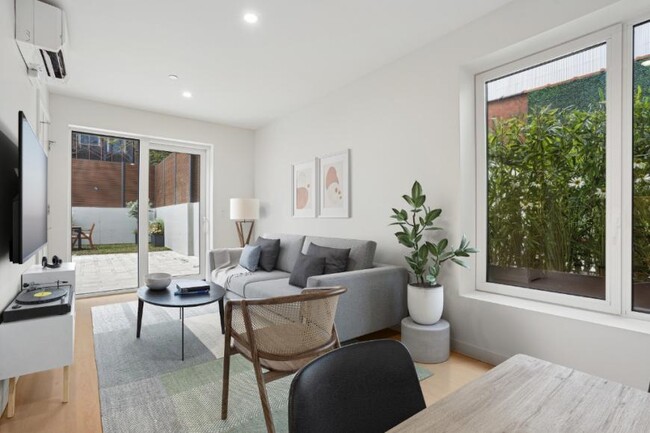 Foto del edificio - 1 bedroom in BROOKLYN NY 11205