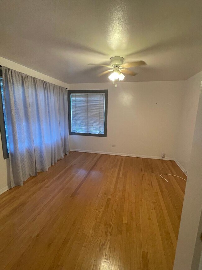 Building Photo - 487 Rex Blvd