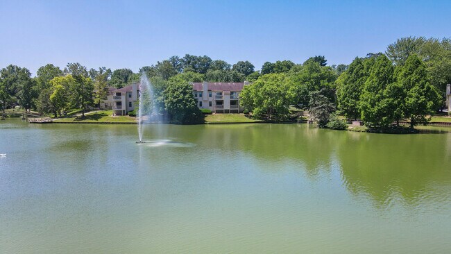 Foto del edificio - Lago Vista Apartments