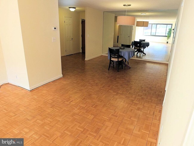Foto del edificio - 1077 30th St NW
