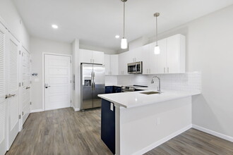 Building Photo - 313-315 Lake St