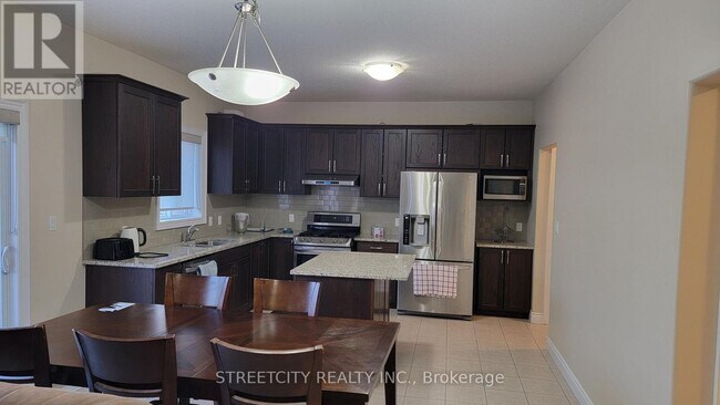 Building Photo - 705 Jackpine Way