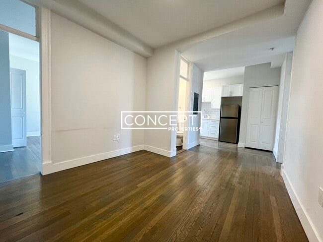 Building Photo - 81 Park Dr