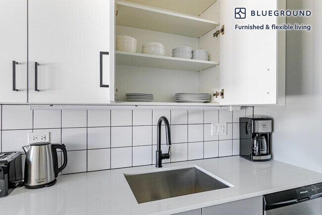 Foto del edificio - 61 W Erie St