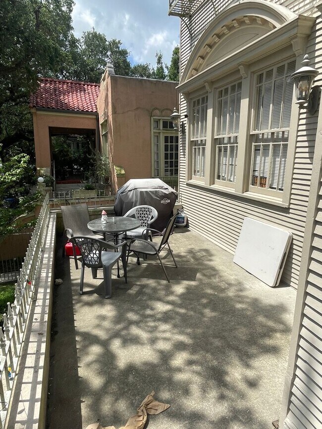 Foto del edificio - 3620-3620 Napoleon Ave