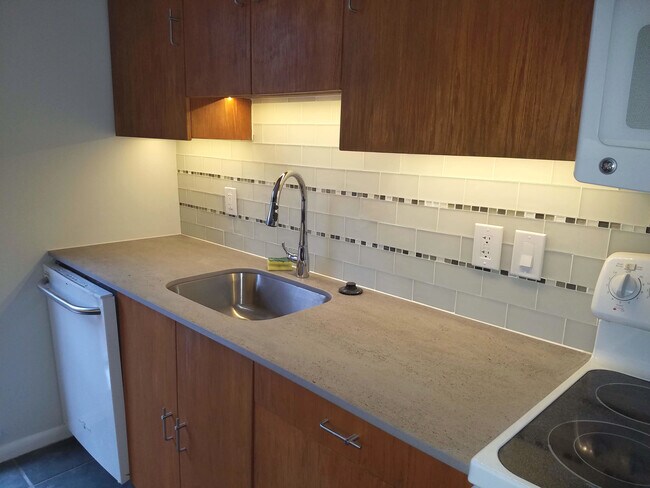 Under-cabinet lighting - 104 N Van Pelt St