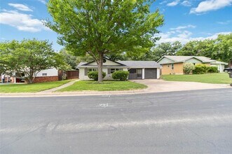 Building Photo - 4912 Odessa Ave