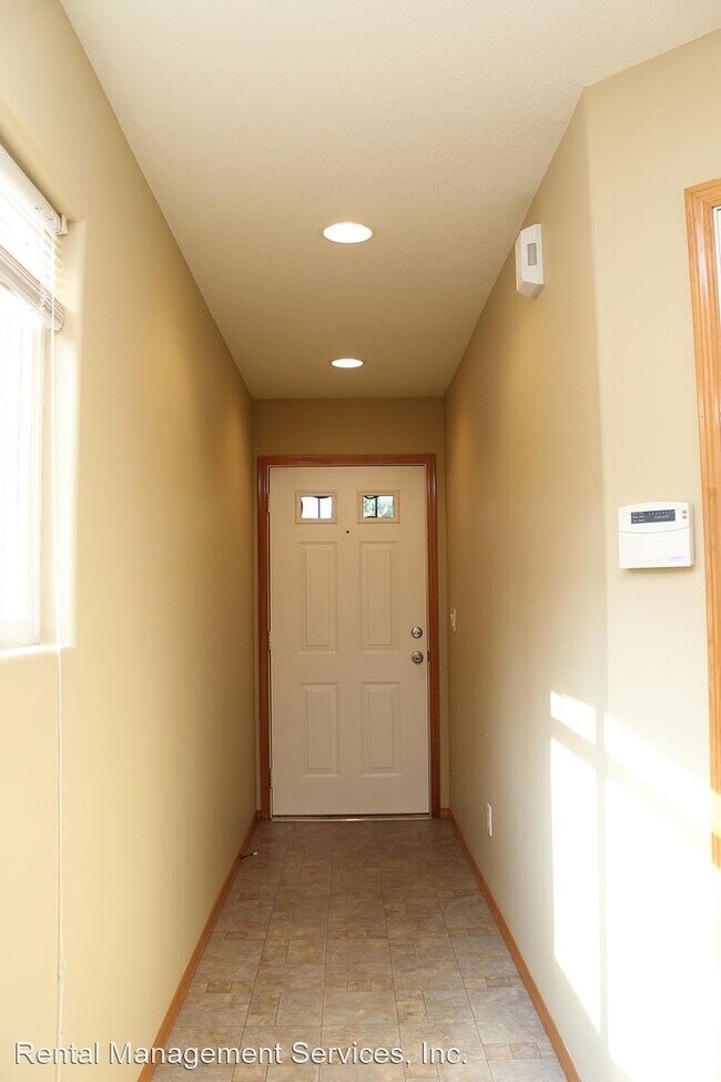 Building Photo - 3 br, 2.5 bath House - 2736 N Halleck St