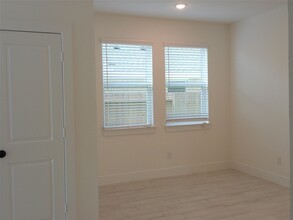 Building Photo - 19293 Hazel Firs Ln