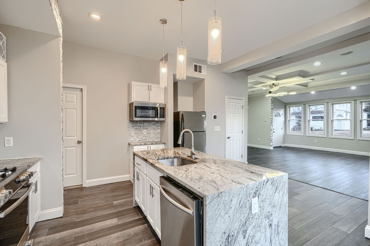 Primary Photo - 4012 Fernhill Ave