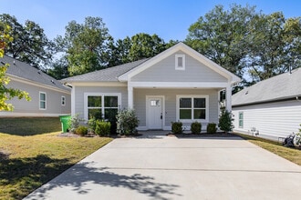 Building Photo - 4024 Ashley Dr
