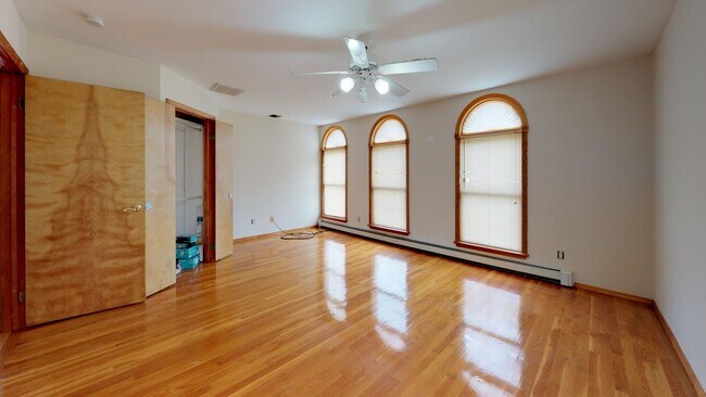 Foto del edificio - 60 Central Pky