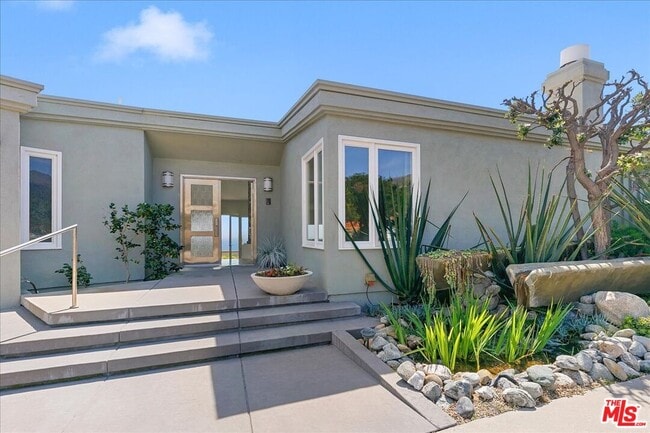 Building Photo - 18244 Coastline Dr