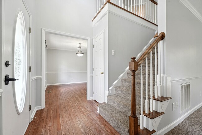 Foto del edificio - 223 Wintergreen Dr
