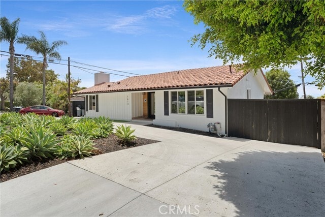 Building Photo - 1613 Espinosa Cir
