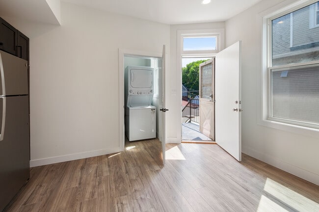 Foto del edificio - 1921 W Summerdale Ave