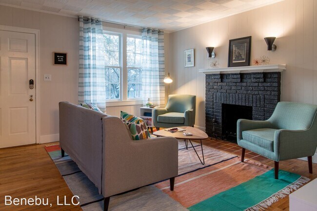 Building Photo - 3 br, 1 bath House - 1735 King Woods Drive