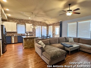 Foto del edificio - 25002 ELWELL