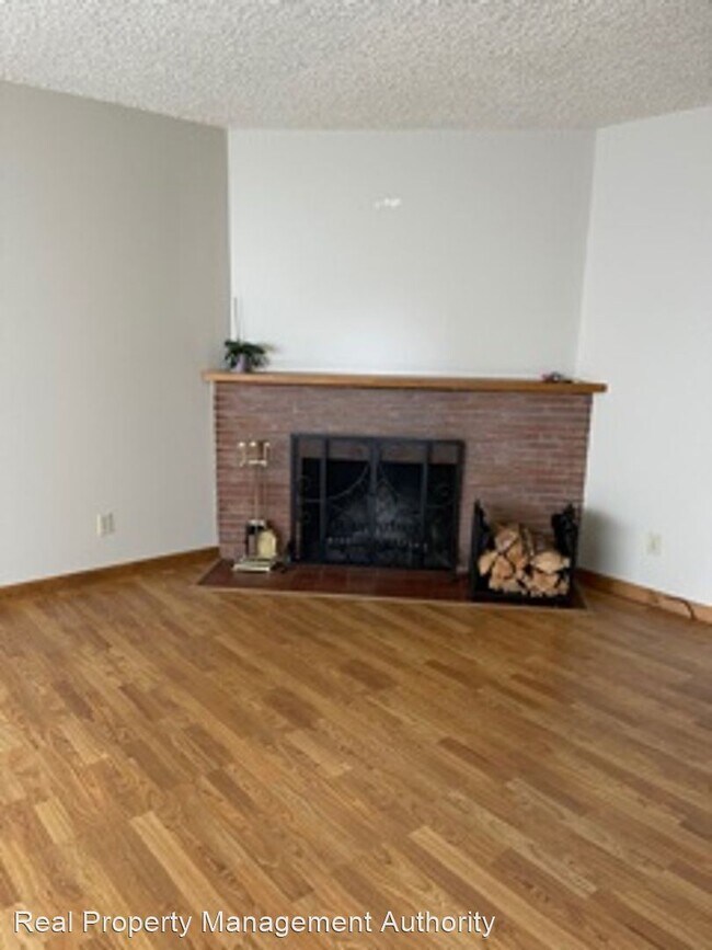 Foto del edificio - 2 br, 1 bath House - 2208 E. 17th St