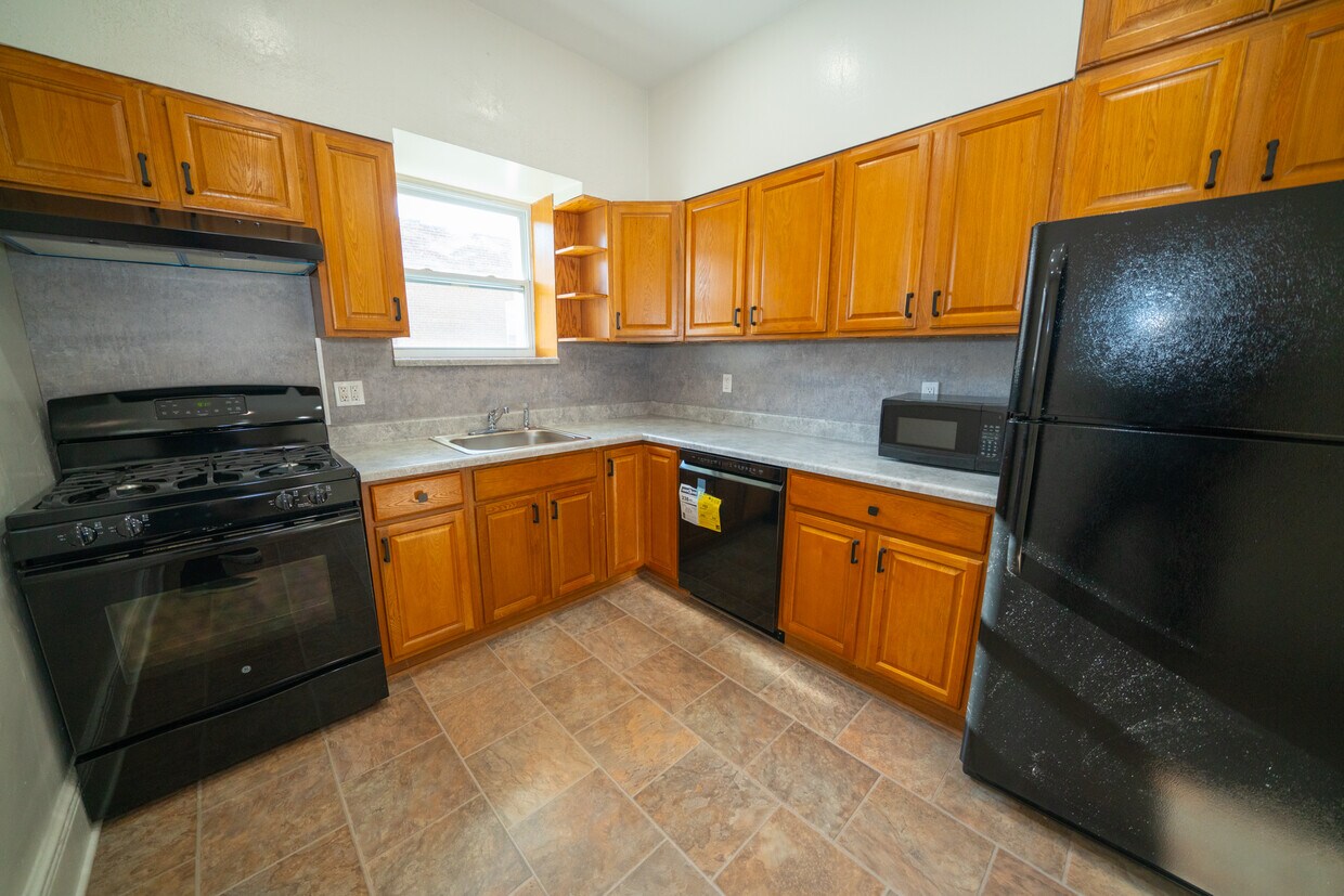 3310 23rd St, Astoria, NY 11106 Townhome Rentals in Astoria NY