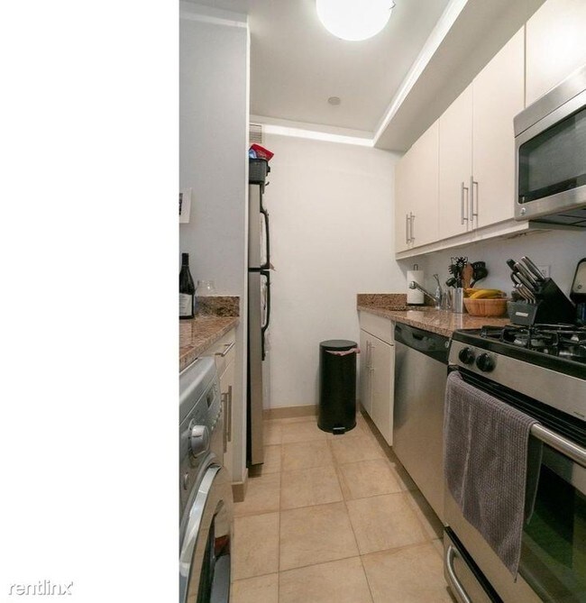 Building Photo - 1 br, 1 bath Condo - 219 S 18th St # 29