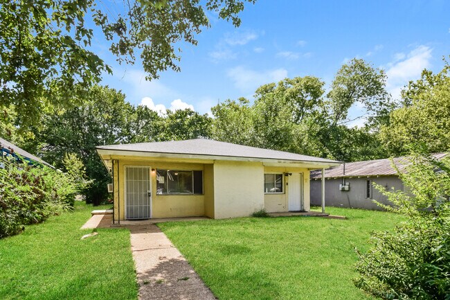 Building Photo - 3602 Dorris St