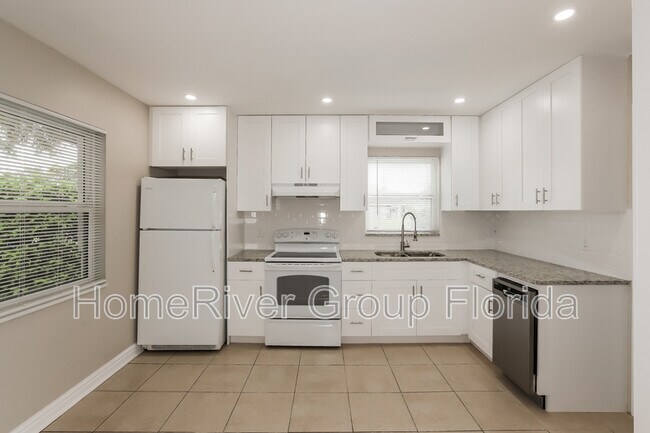 Foto del edificio - 779 Lynndale St N