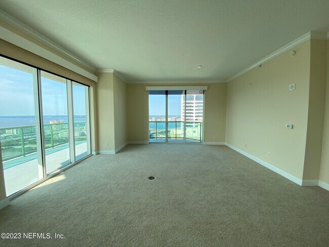 Building Photo - 1431 Riverplace Blvd
