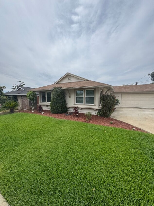 Primary Photo - 511 Palermo Way