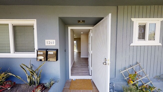 Building Photo - 4Bed/2 Bath on Tipton!