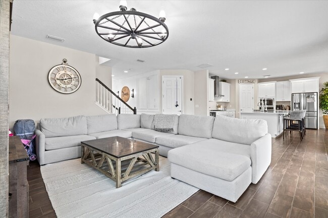 Building Photo - 5709 Silver Sun Dr