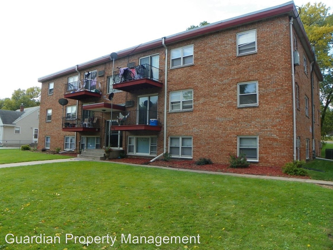 Primary Photo - 352 21st Ave S