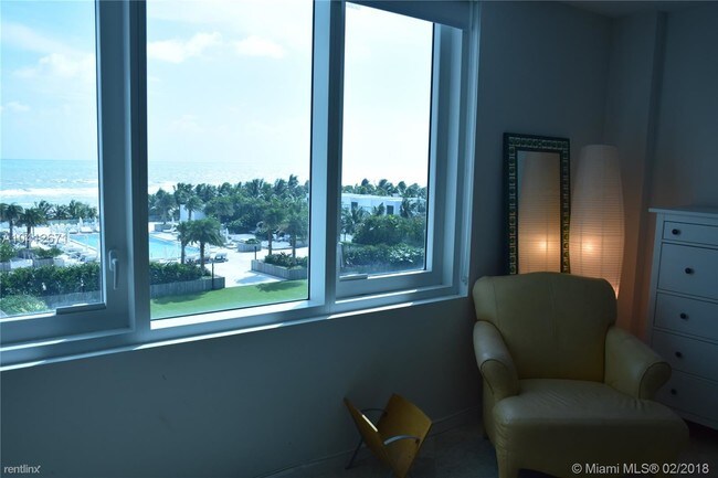 Building Photo - 2300 Collins Ave