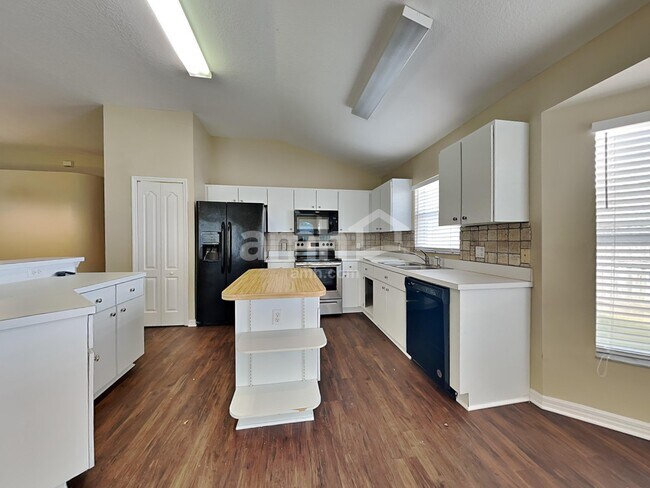 Foto del edificio - 1309 Lake Shore Ranch Dr