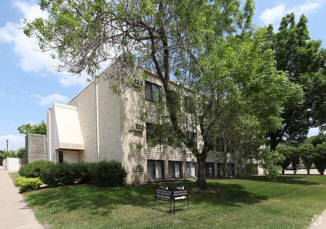Building Photo - Yale Place