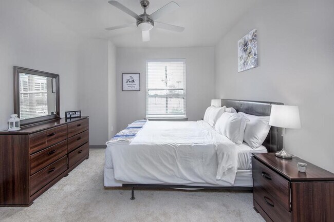 Building Photo - 1628-1898-1898 Wyndale St