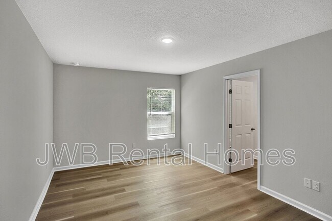 Foto del edificio - 2362 Brooklyn Rd