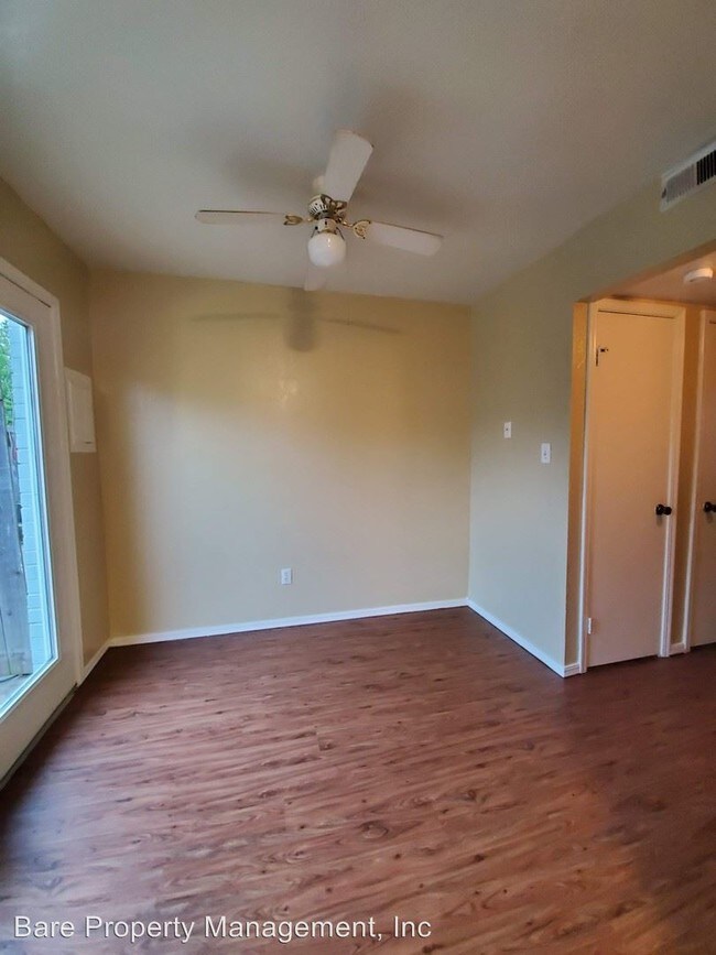Building Photo - 2209 Beaumont Dr