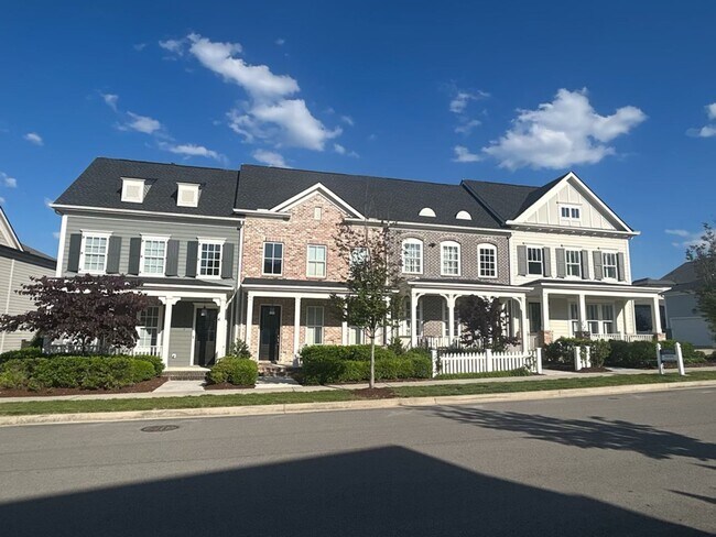 Foto del edificio - 3BR End-Unit in Westhaven | Main-Level Primary + Office + Bonus Room