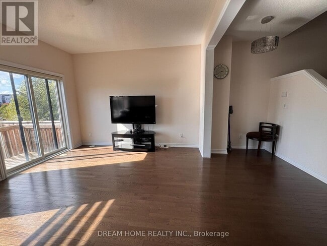 Building Photo - 3048 Cascade Common