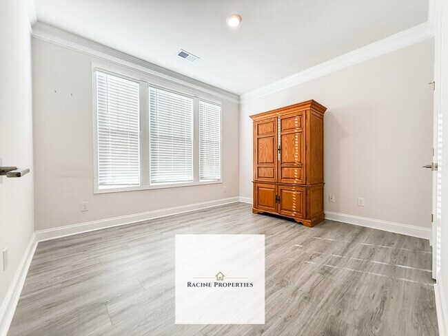 Foto del edificio - Beautiful, Cozy Home in Greenville!