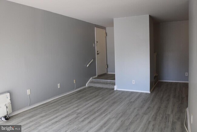 Foto del edificio - 11238 Cherry Hill Rd