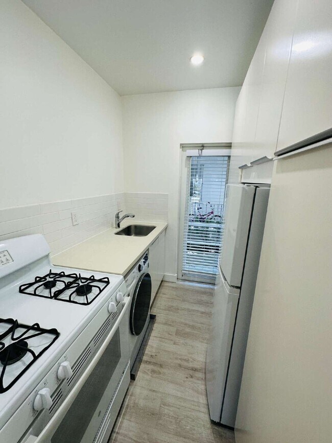 Foto del edificio - 745 13th St