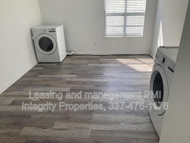 Foto del edificio - 105 Meaux Blvd