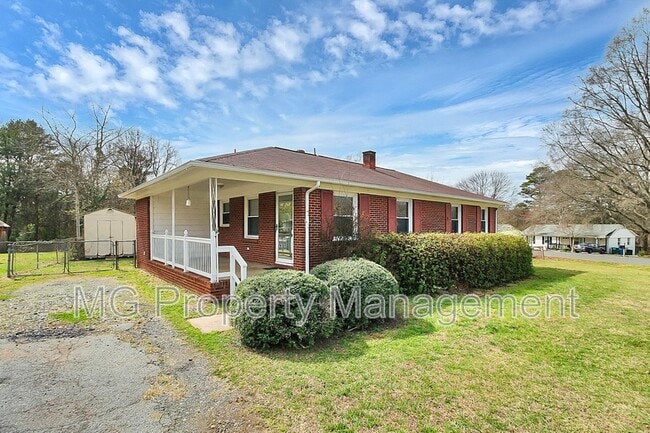 Building Photo - 243 Eden Cir