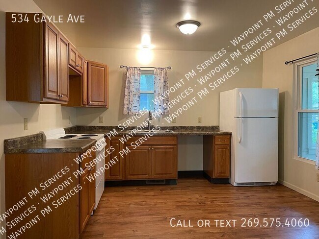 Foto del edificio - 534 Gayle Ave