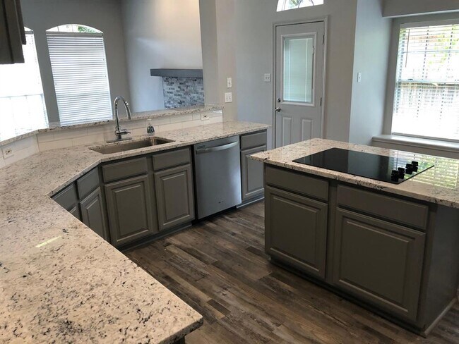 Foto del edificio - 4610 Plantation Creek Dr