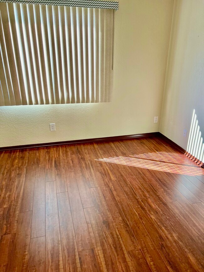 16857 San Fernando Mission Blvd Unit 21, Granada Hills, CA 91344